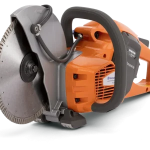 Husqvarna Baterijski rezač K535i u akciji, idealan za rezanje betona i kamena